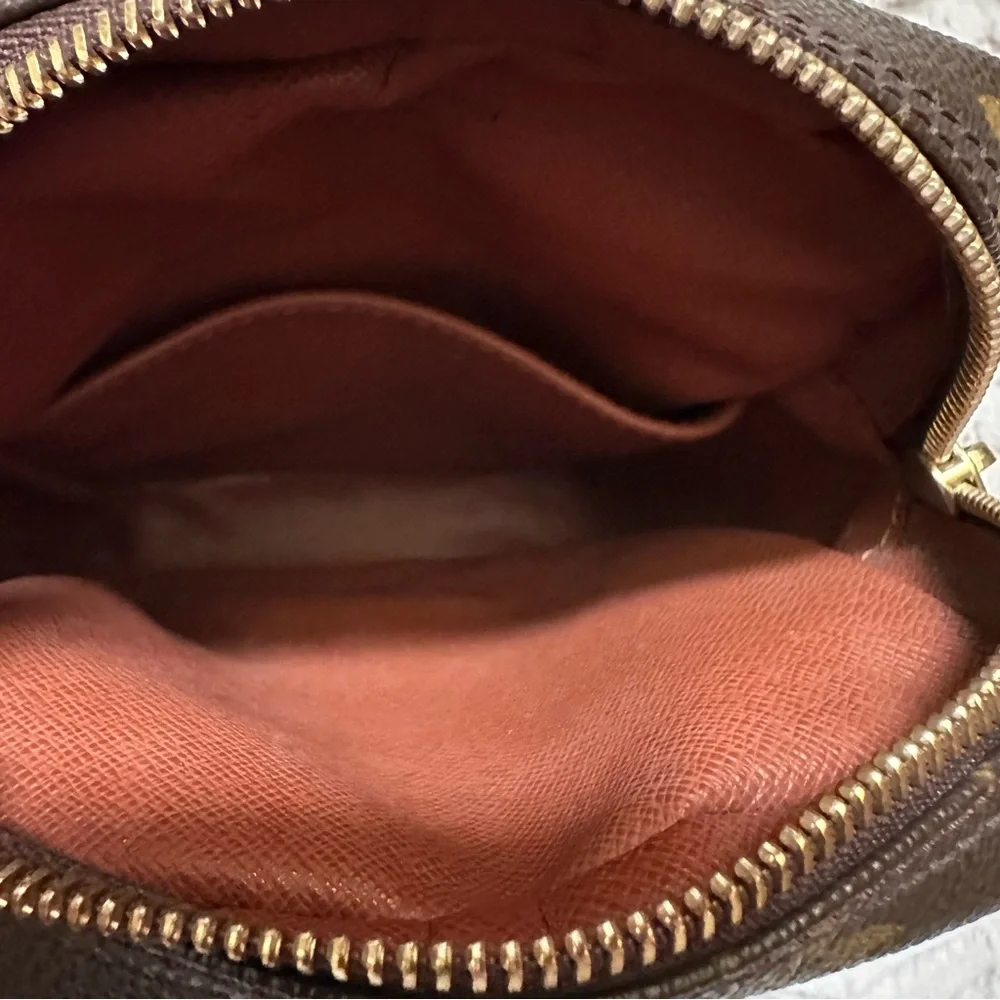 Louis Vuitton Danube Monogram Crossbody Bag - Picture 11 of 12